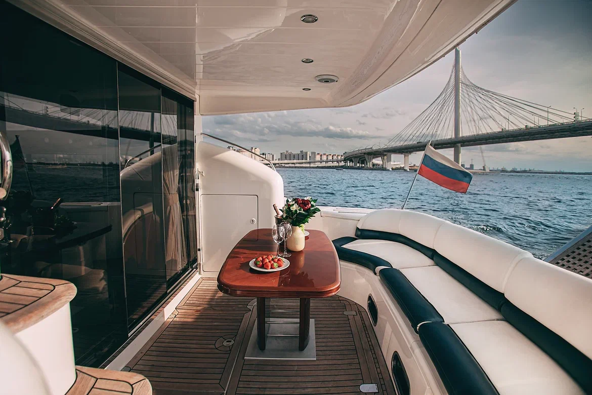 Яхта Princess 50 image- 5
